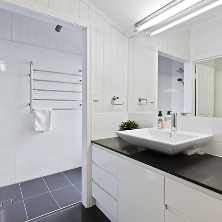 Family Friendly, Pool, 9km To By Custom Hosting Brisbane
