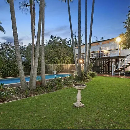 Family Friendly, Pool, 9km To By Custom Hosting Holiday home
