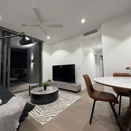 2b2b Retreat Land In Queens Wharf * Brisbane