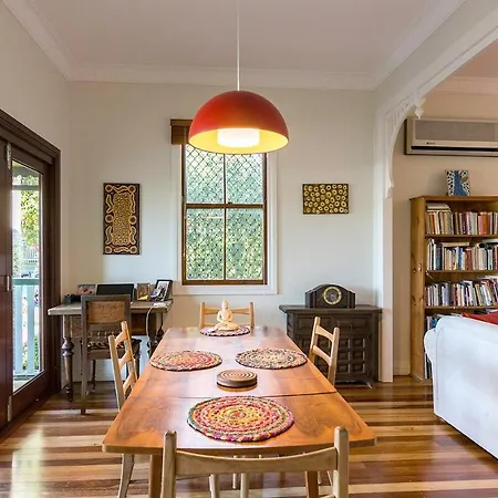 Bardon Oasis-whole House & Great Deck To Yourself *