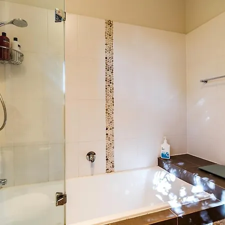 Bardon Oasis-whole House & Great Deck To Yourself Brisbane