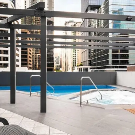 Luxury Cbd 2b2b Balcony Views Free Parking Brisbane