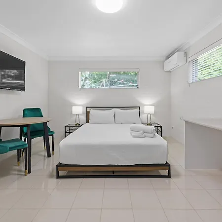 Apartment Cozy Near Gabba W Ac, Free Laundry & Q Bed *