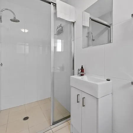 Cozy Near Gabba With Ac, Comfy Bed & Laundry Brisbane