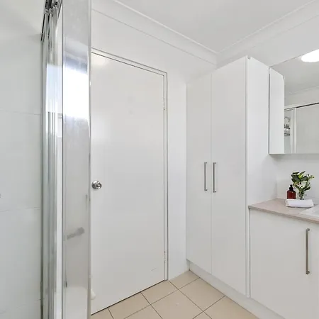 Apartment Spacious 2brm Close To Gabba With Parking & Wifi Brisbane