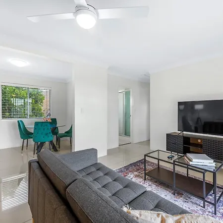 Apartment Stylish 2brm Near Gabba With Free Parking & Wifi