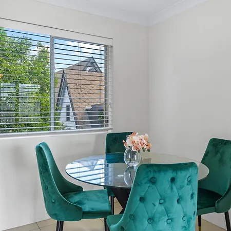 Stylish 2brm Near Gabba With Free Parking & Wifi