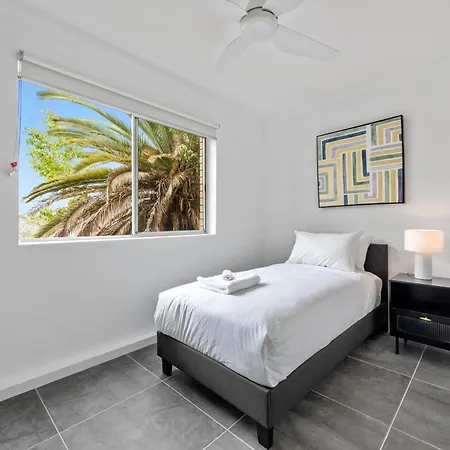 Apartment Spacious 3brm Close To Gabba With Car Park & Wifi