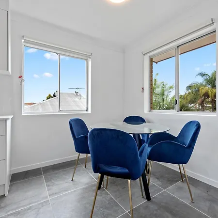 Spacious 3brm Close To Gabba With Car Park & Wifi Apartment *