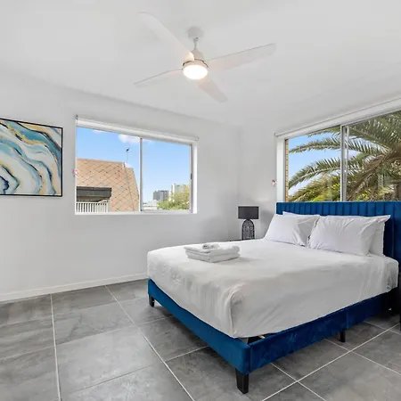 Spacious 3brm Close To Gabba With Car Park & Wifi