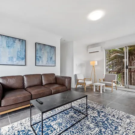 Apartment Spacious 3brm Close To Gabba With Car Park & Wifi