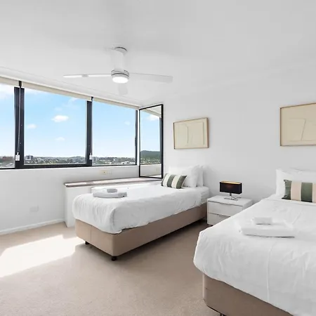 Apartment Cbd Near Stadium With Mountain Views! *