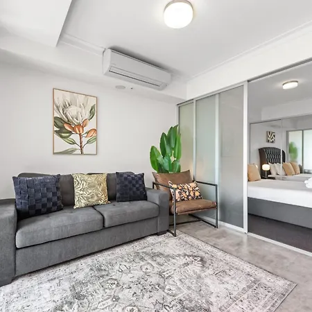 Apartment Perfect South 1br With Balcony & Parking