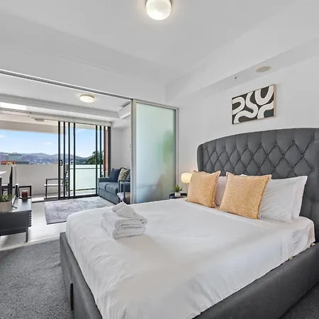 Apartment Perfect South 1br With Balcony & Parking Brisbane