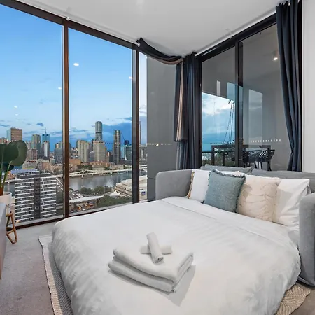 Apartment Altitude - Stunning & River Views! Brisbane