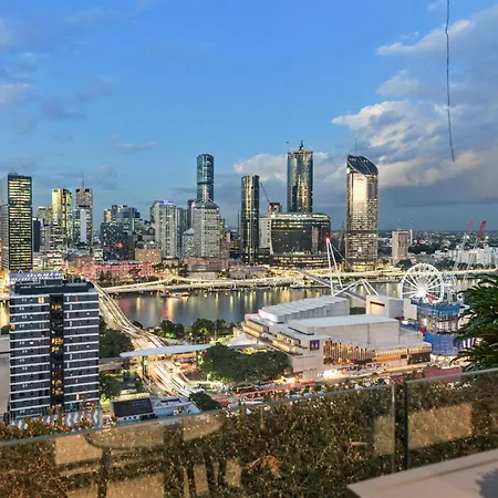 Altitude - Stunning & River Views! Apartment Brisbane