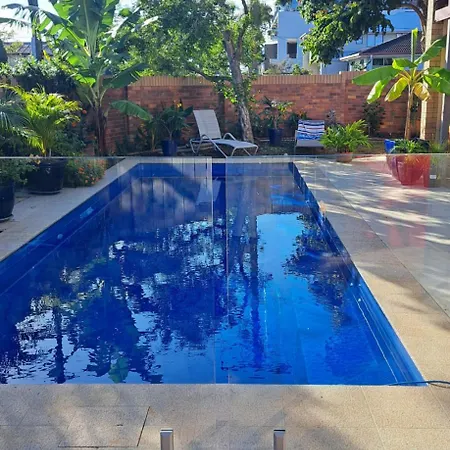 Bed & Breakfast 1960s Pool House - Hosted