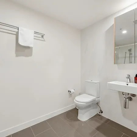 Apartment Stunning Views, King Beds, Gym, Pool, Parking