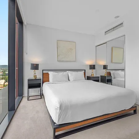 South Bank W Pool, Gym & Location Apartment