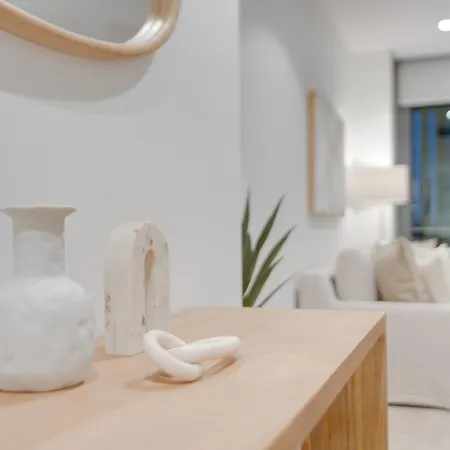 Modern - 1 Bedroom In Queen's Wharf Walk To Casino *