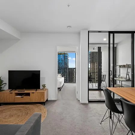 Apartment King Bed, Mountain Views & Southbank Location