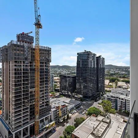 King Bed, Mountain Views & Southbank Location Brisbane
