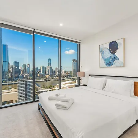 Bright & Modern With Views, King Bed, Park Apartment *