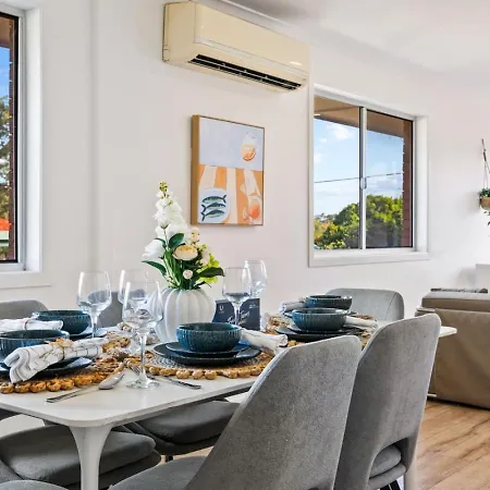 1mins To Pinelands Plaza 4br Chic Family Retreat Brisbane