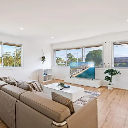 1mins To Pinelands Plaza 4br Chic Family Retreat Holiday home