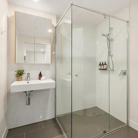 Floor With Gorgeous Views, King Bed, Pool & Gym Apartment Brisbane