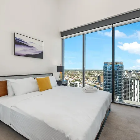 Floor With Gorgeous Views, King Bed, Pool & Gym Apartment Brisbane