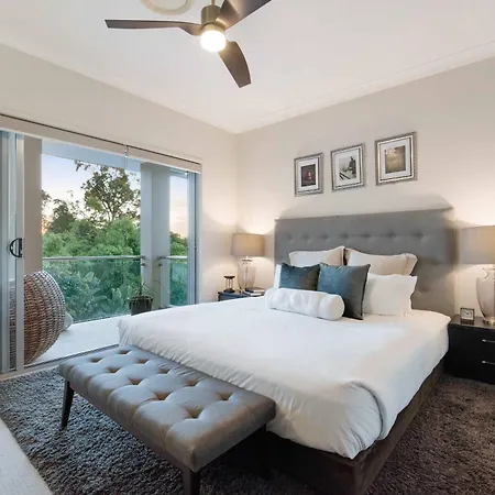 Large Family With Pool & * Brisbane