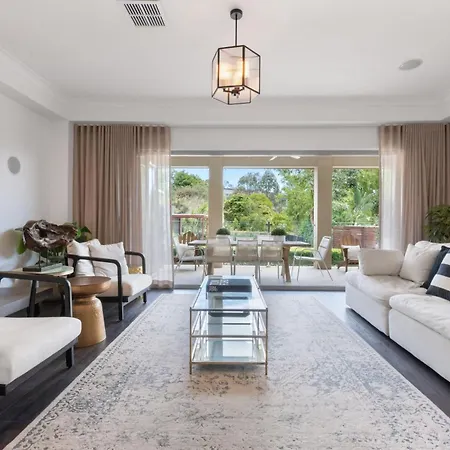 Large Family With Pool & * Brisbane