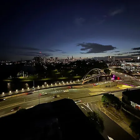New With River View & Parking * Brisbane
