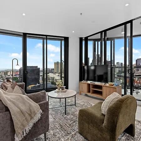 Apartment Stylish Valley Pad With Views, Huge Gym & Park Brisbane