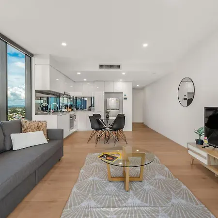 Spectacular Views Location, King Bed, Pool * Brisbane