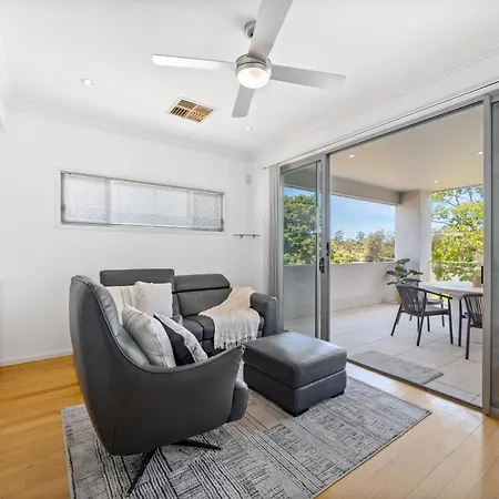 Holiday home Modern Luxury Riverfront Sanctuary