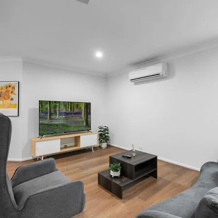 Peaceful And Convenient 4br Family Modern Retreat Brisbane