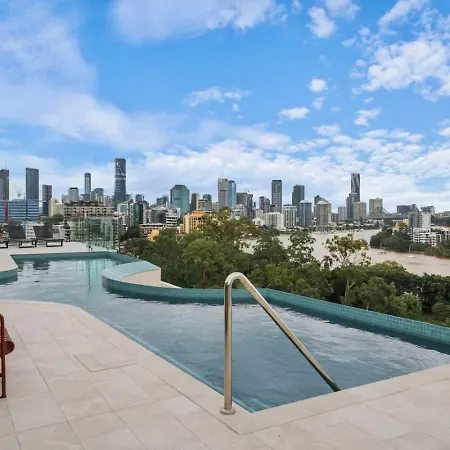 Skyline N Rooftop Pool 2br Modern Near Cbd Apartment Brisbane