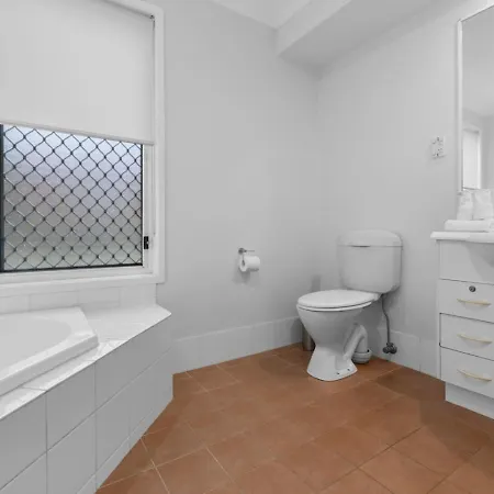 Peaceful And Convenient 4br Family Modern Retreat Holiday home Brisbane