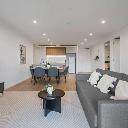 Skyline N Rooftop Pool 2br Modern Near Cbd *