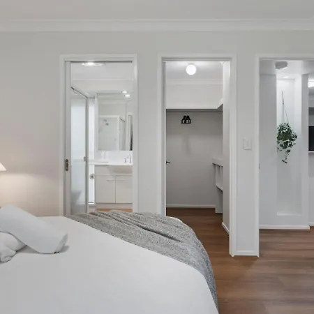 Peaceful And Convenient 4br Family Modern Retreat *