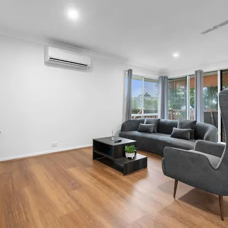 Holiday home Peaceful And Convenient 4br Family Modern Retreat Brisbane