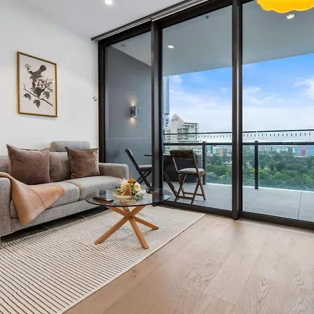 Apartment 1b Queens Wharf Riverside Living *