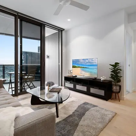Luxurious 2br W River View Apartment *