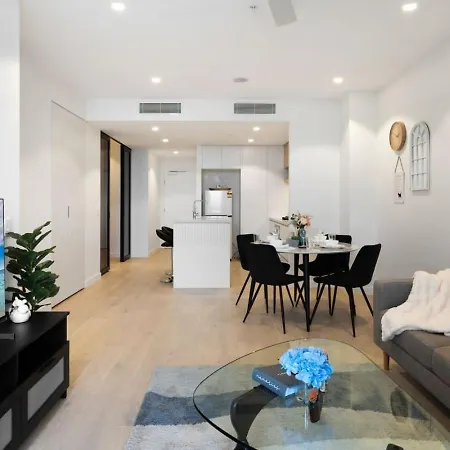 Luxurious 2br W River View Apartment *