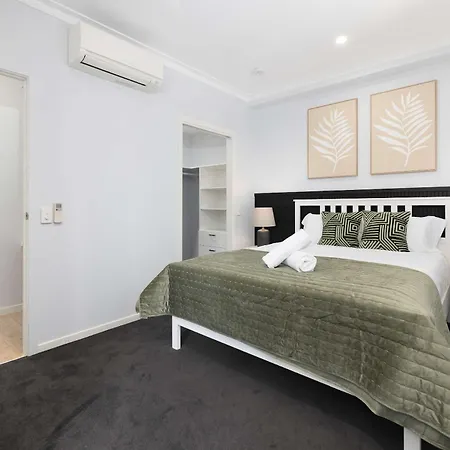 Adorable Fresh 1br With Parking Wifi Apartment Brisbane