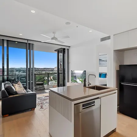 Queen's Wharf Apartment *