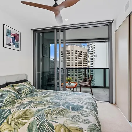 Queen's Wharf Apartment *
