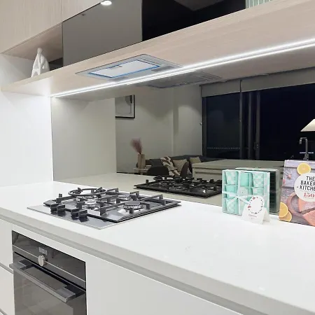 Serene 1bed Sofa Bed With Pool & River Views At Qwr Apartment